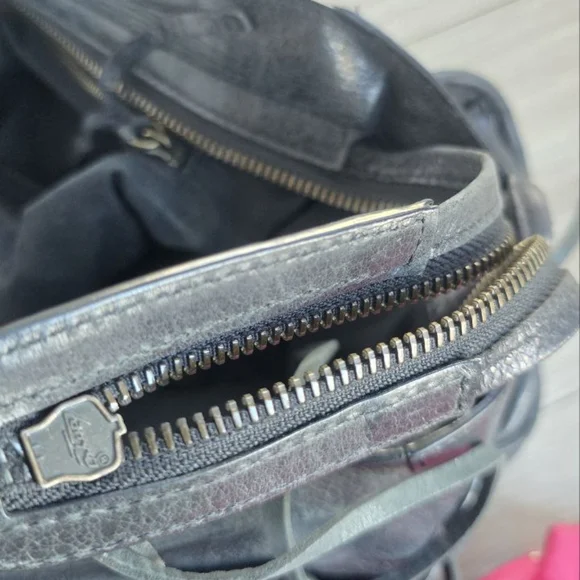 Vintage Balenciaga leather bag - Picture 6 of 6